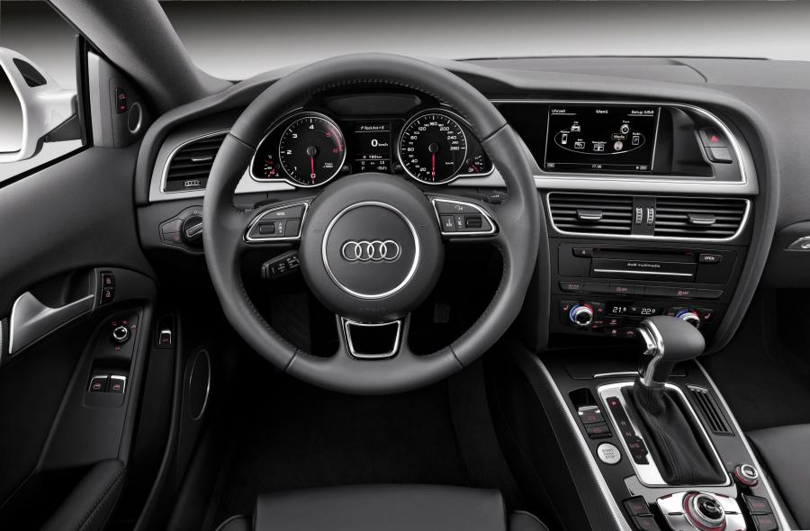 Торпедо Audi A5 Coupe 3.0 TDI Quattro 2011 года  (WW) (фото 26 из 40)